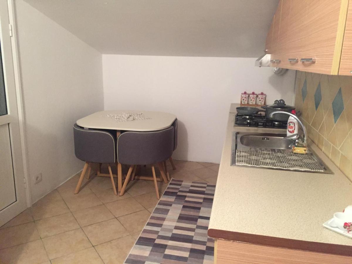Iljazi'S Apartaments Вльора Екстер'єр фото