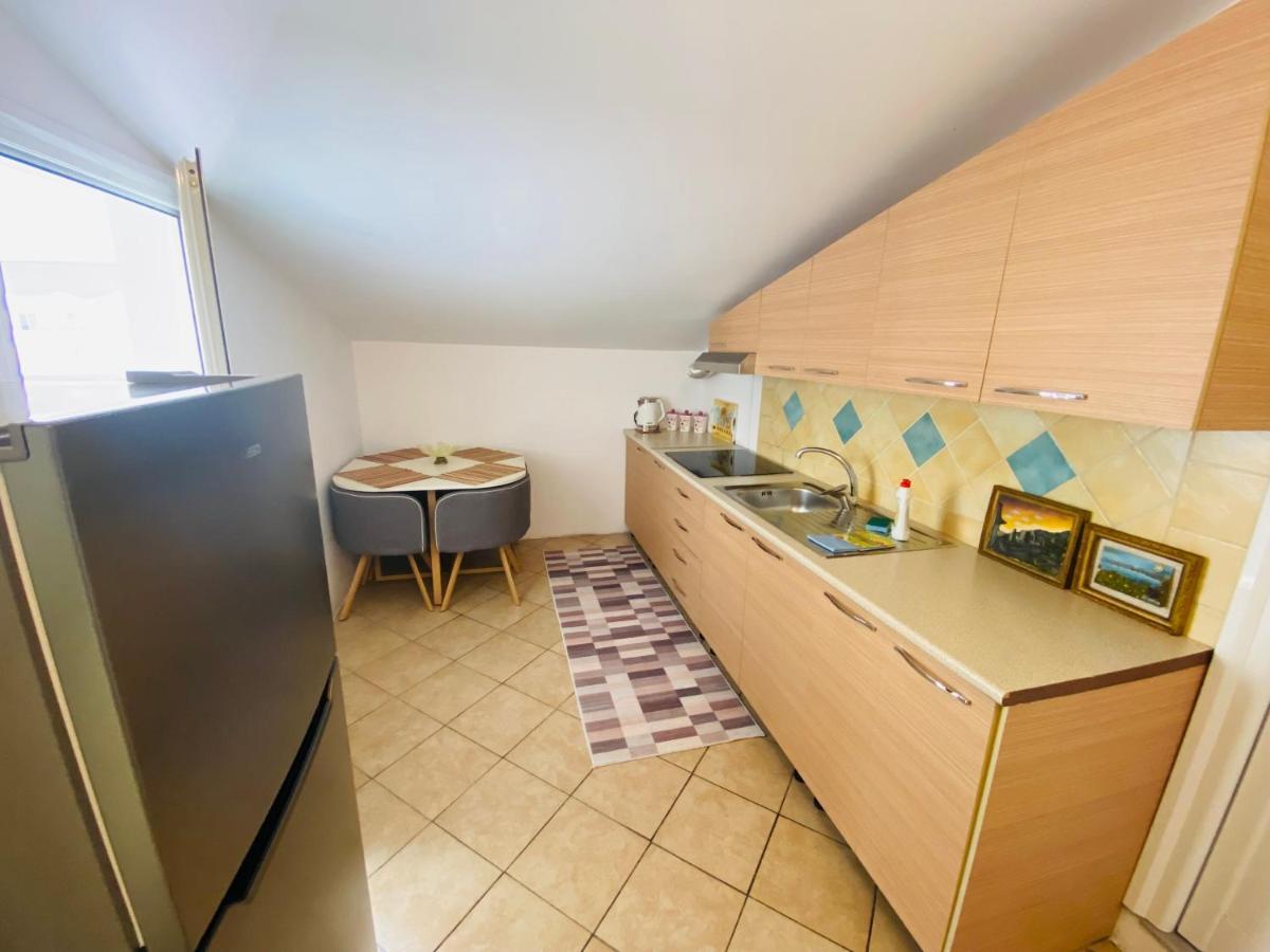 Iljazi'S Apartaments Вльора Екстер'єр фото