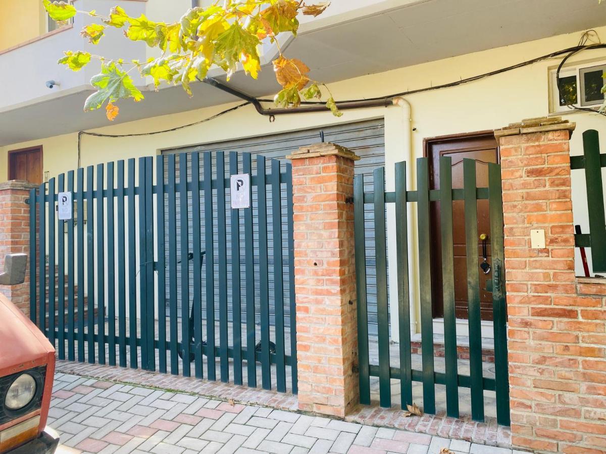Iljazi'S Apartaments Вльора Екстер'єр фото