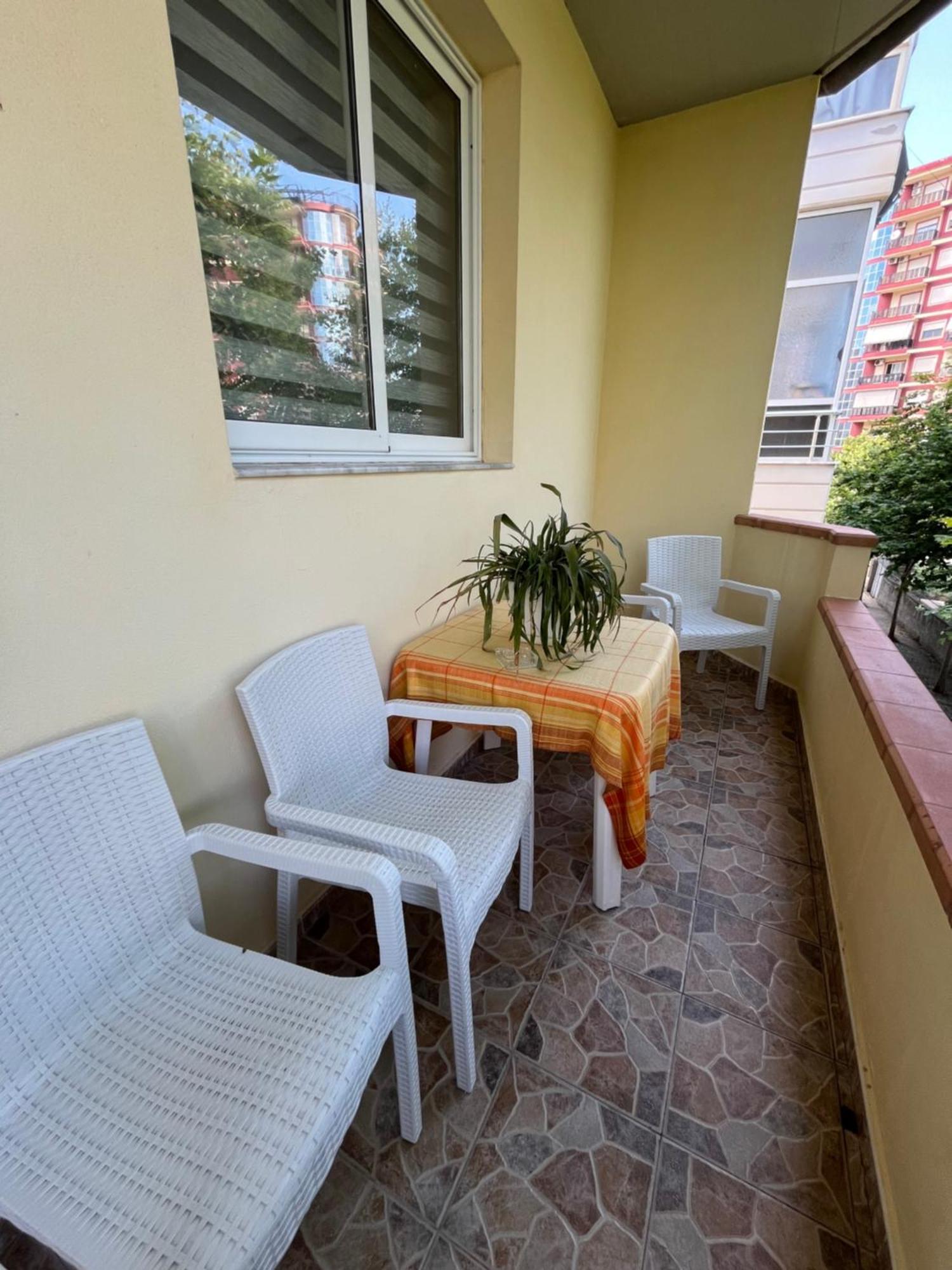 Iljazi'S Apartaments Вльора Екстер'єр фото