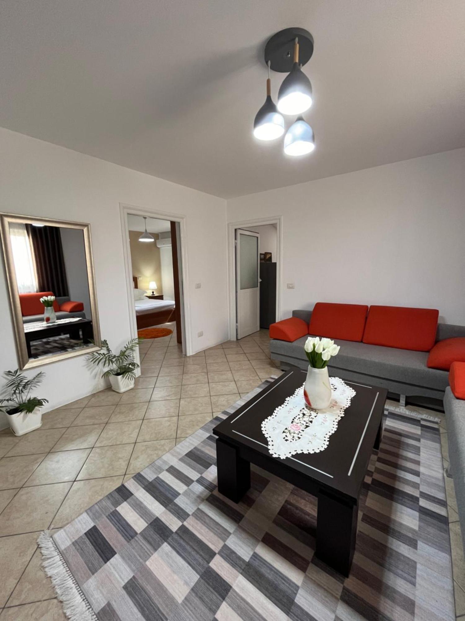 Iljazi'S Apartaments Вльора Екстер'єр фото