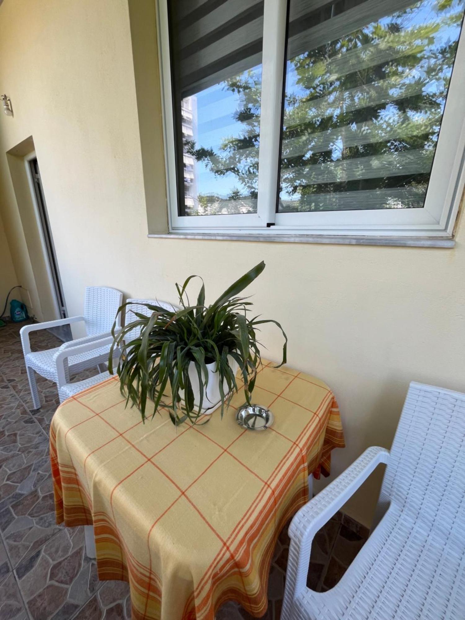 Iljazi'S Apartaments Вльора Екстер'єр фото