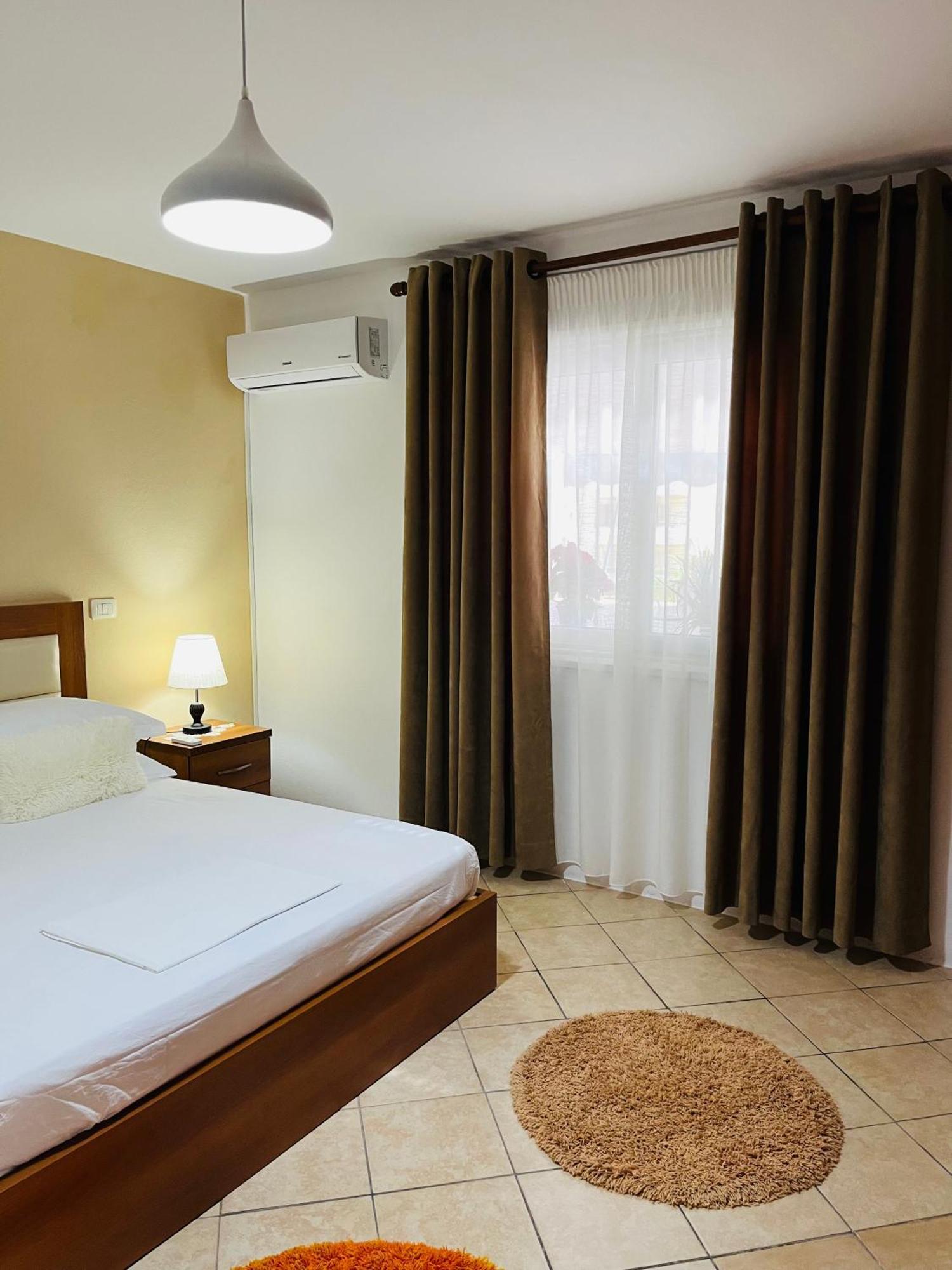Iljazi'S Apartaments Вльора Екстер'єр фото