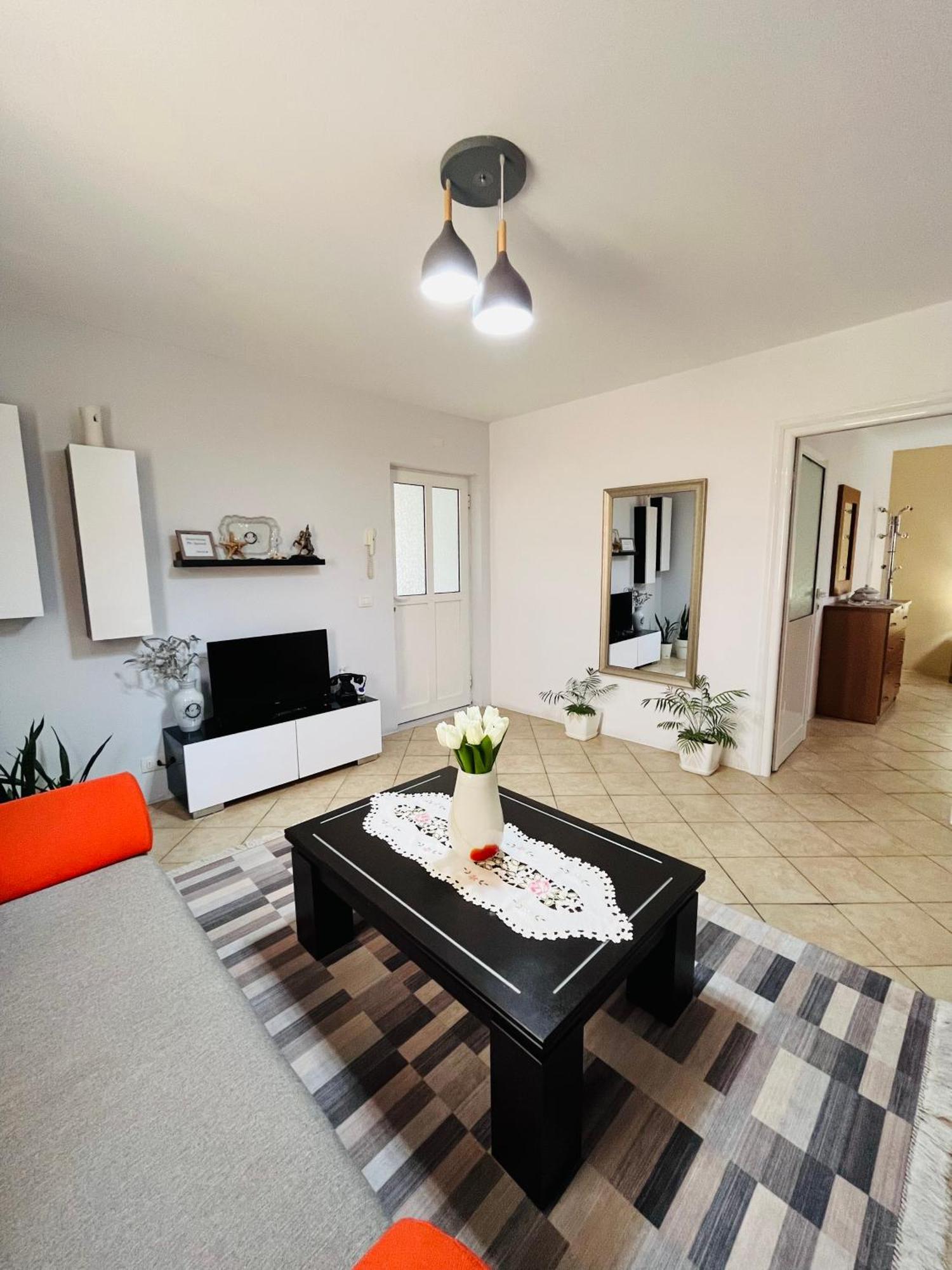 Iljazi'S Apartaments Вльора Екстер'єр фото