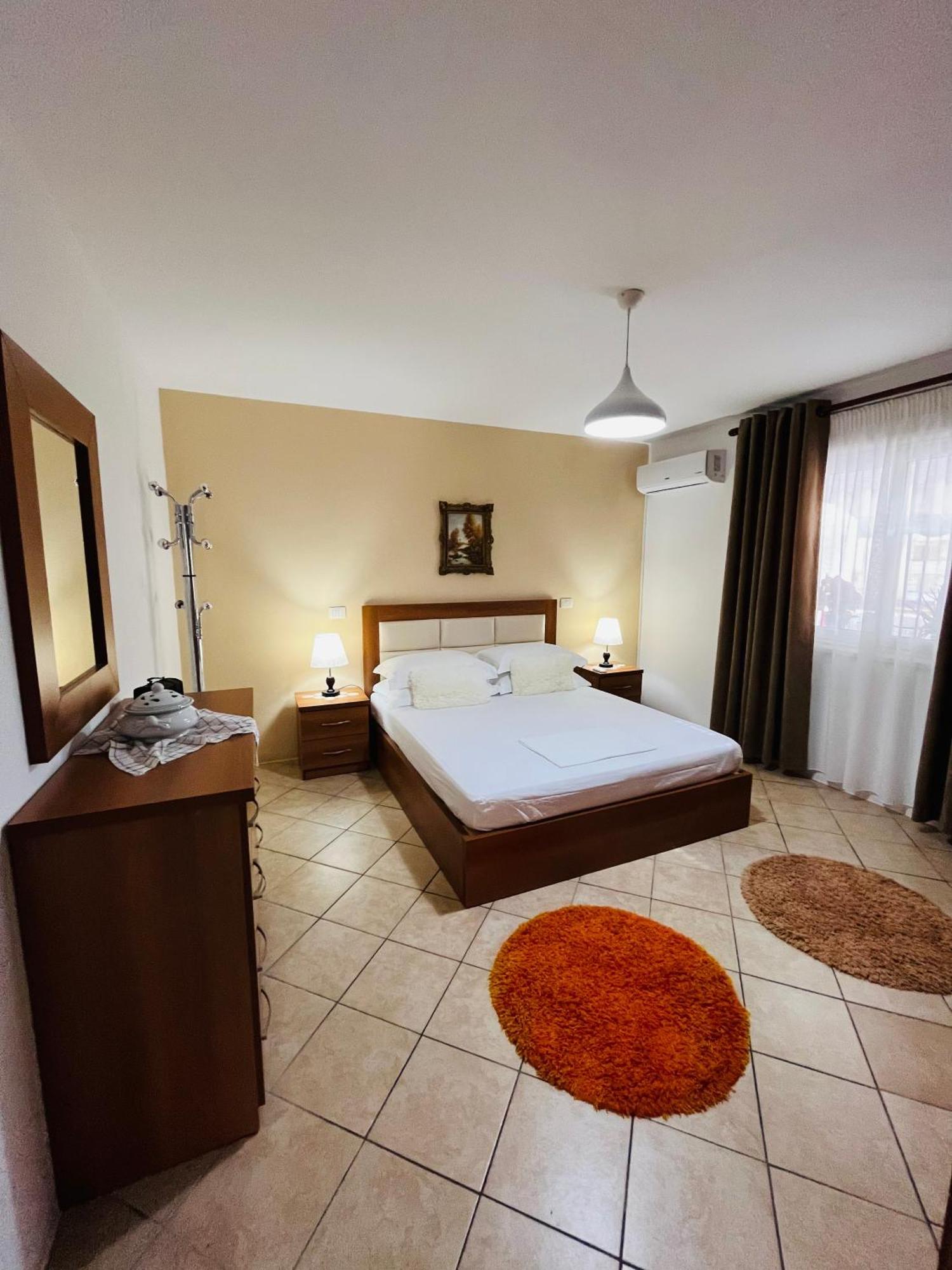 Iljazi'S Apartaments Вльора Екстер'єр фото
