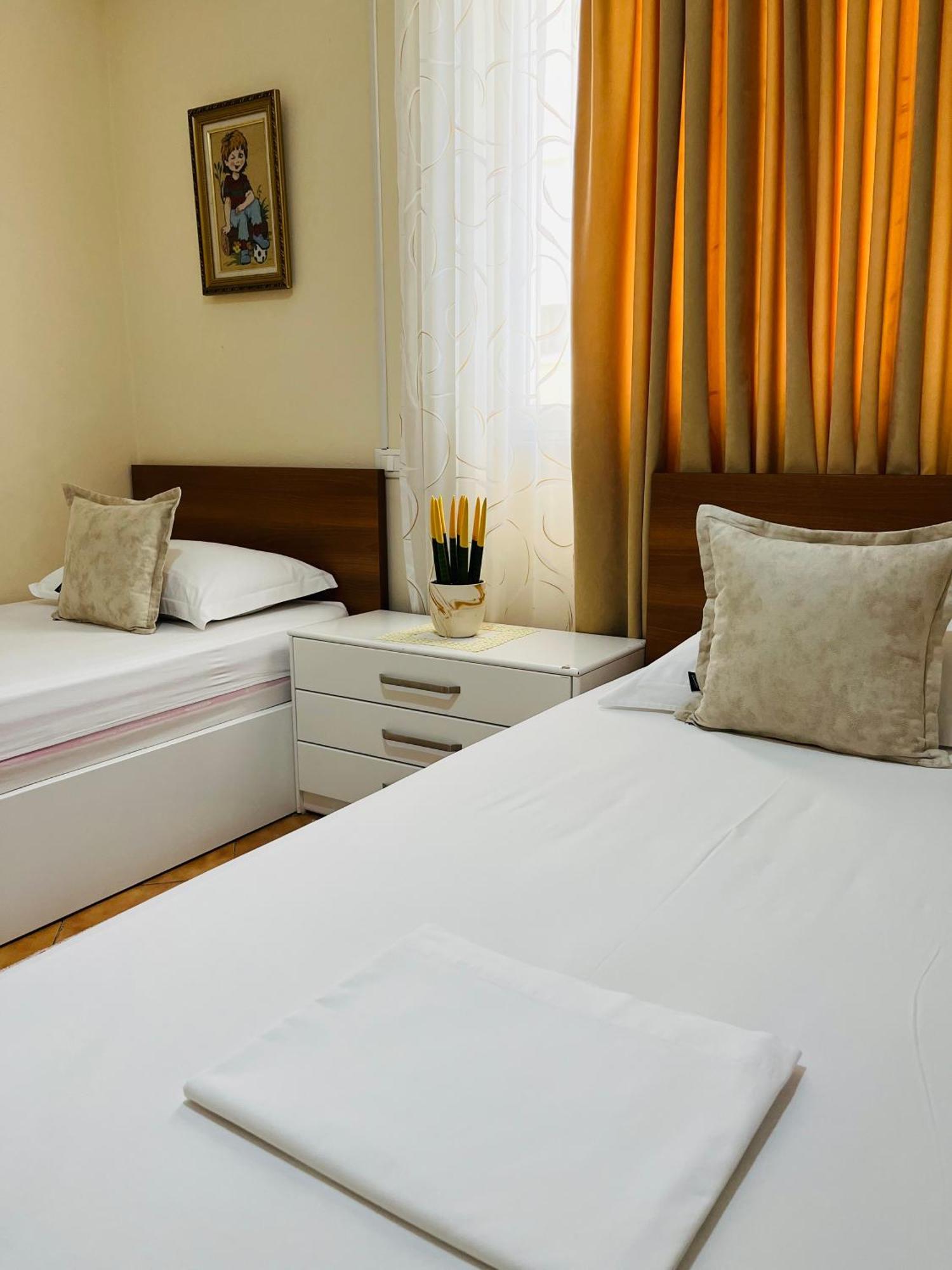 Iljazi'S Apartaments Вльора Екстер'єр фото