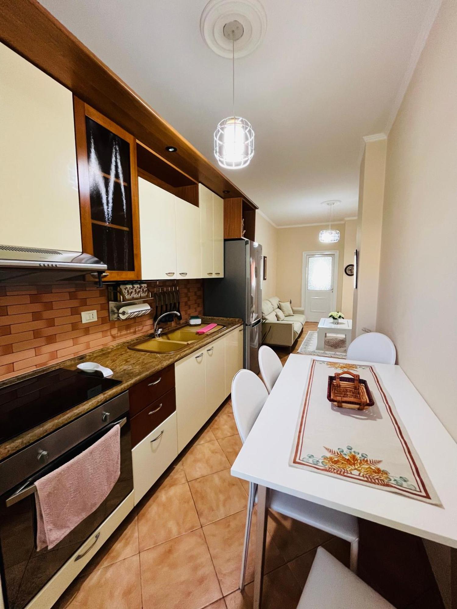 Iljazi'S Apartaments Вльора Екстер'єр фото
