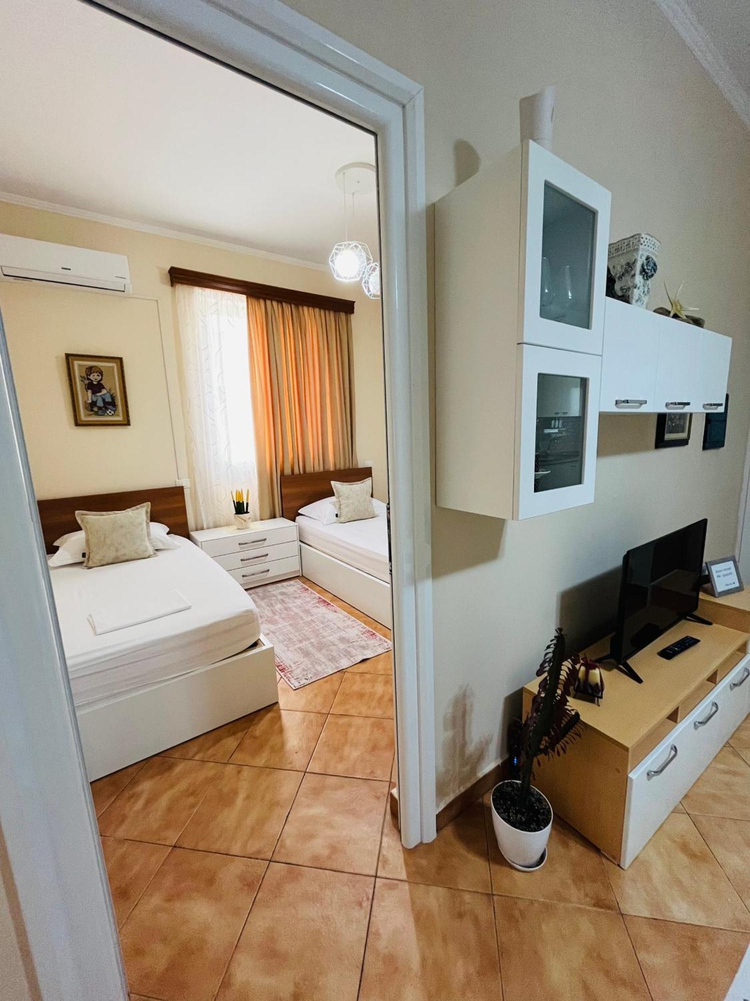 Iljazi'S Apartaments Вльора Екстер'єр фото
