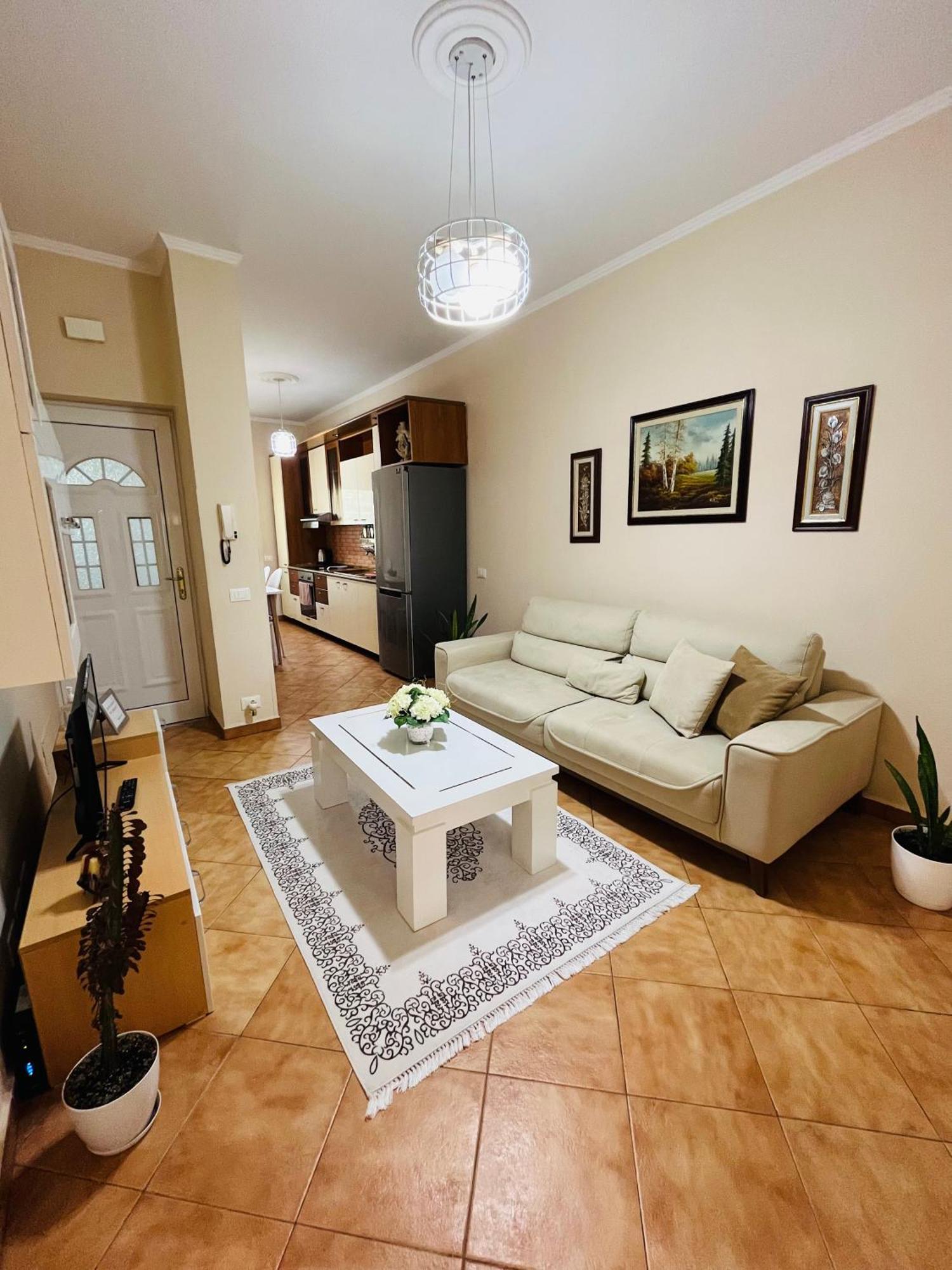 Iljazi'S Apartaments Вльора Екстер'єр фото
