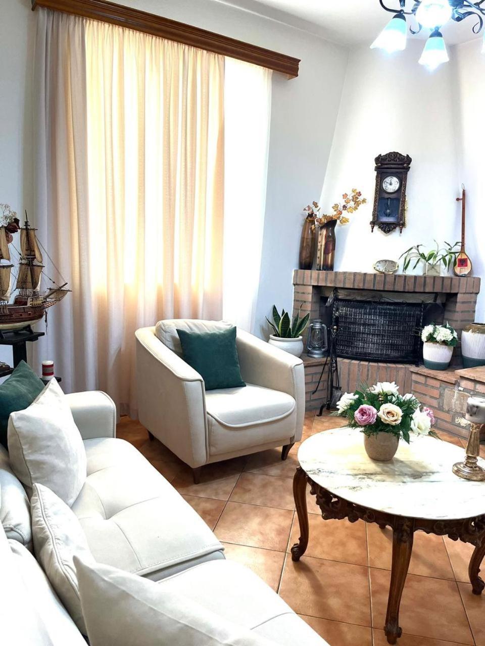 Iljazi'S Apartaments Вльора Екстер'єр фото
