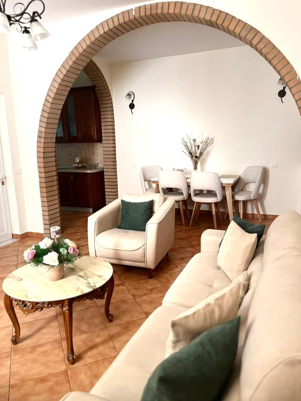 Iljazi'S Apartaments Вльора Екстер'єр фото