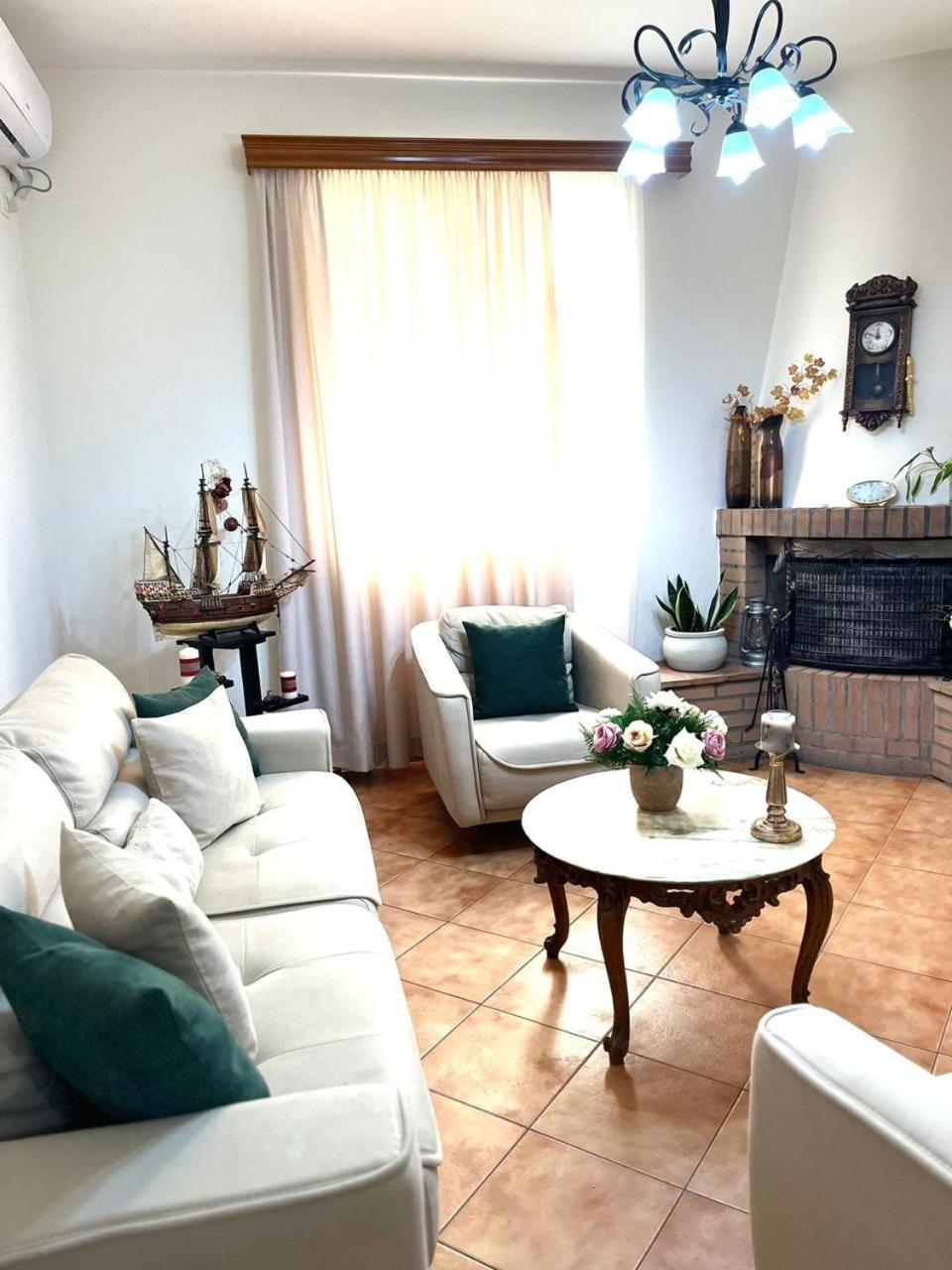 Iljazi'S Apartaments Вльора Екстер'єр фото
