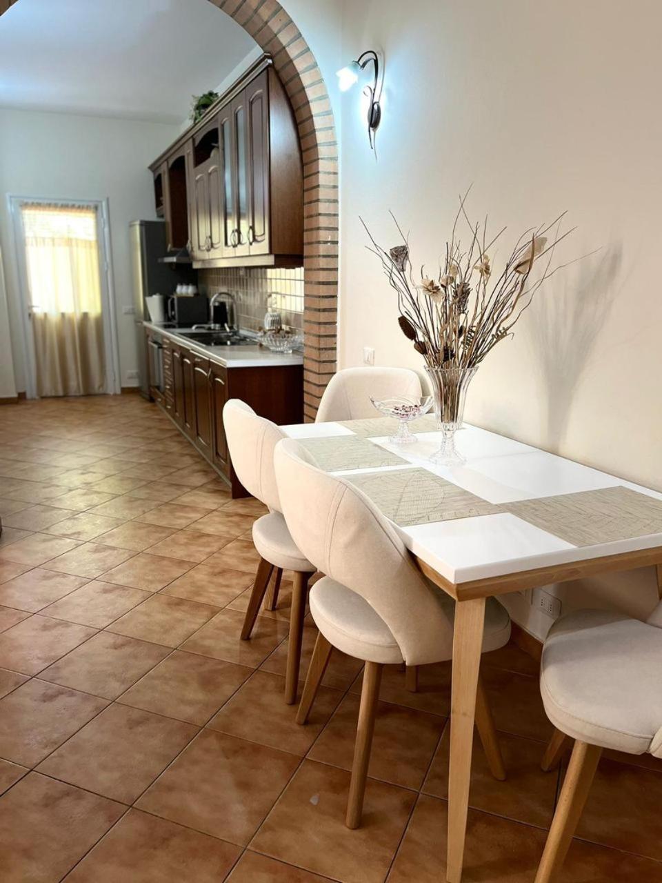 Iljazi'S Apartaments Вльора Екстер'єр фото