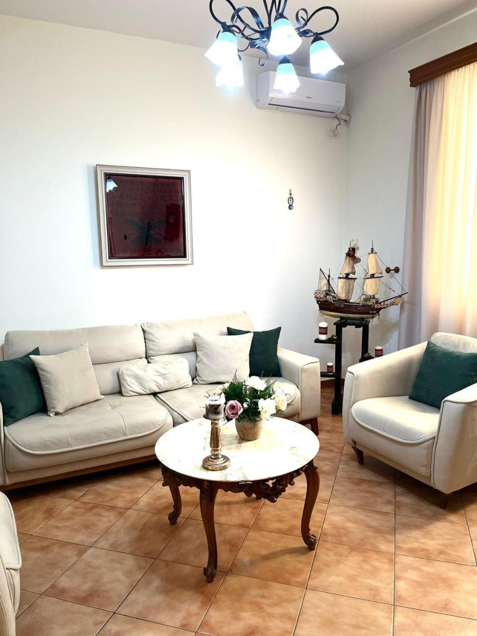 Iljazi'S Apartaments Вльора Екстер'єр фото