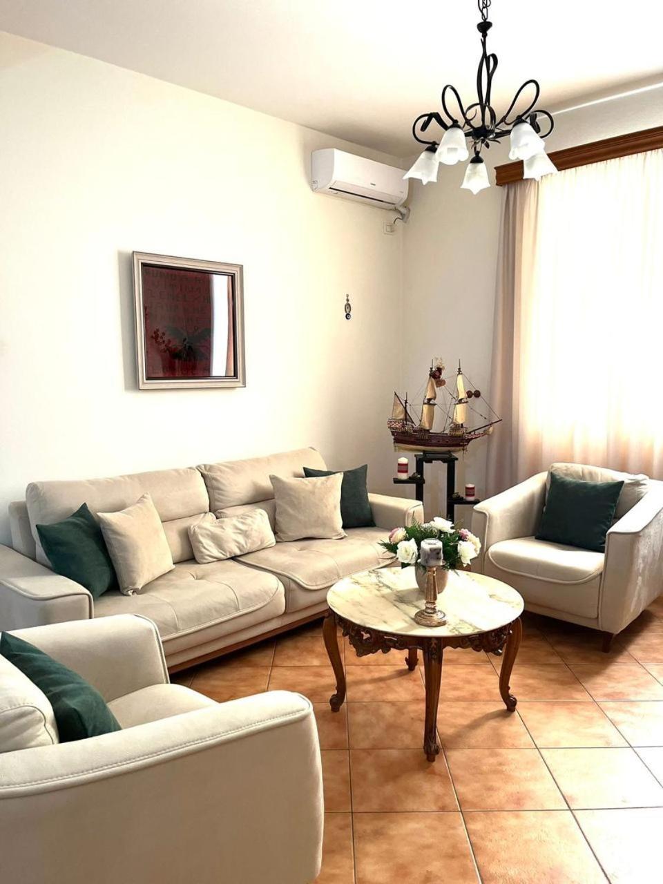 Iljazi'S Apartaments Вльора Екстер'єр фото