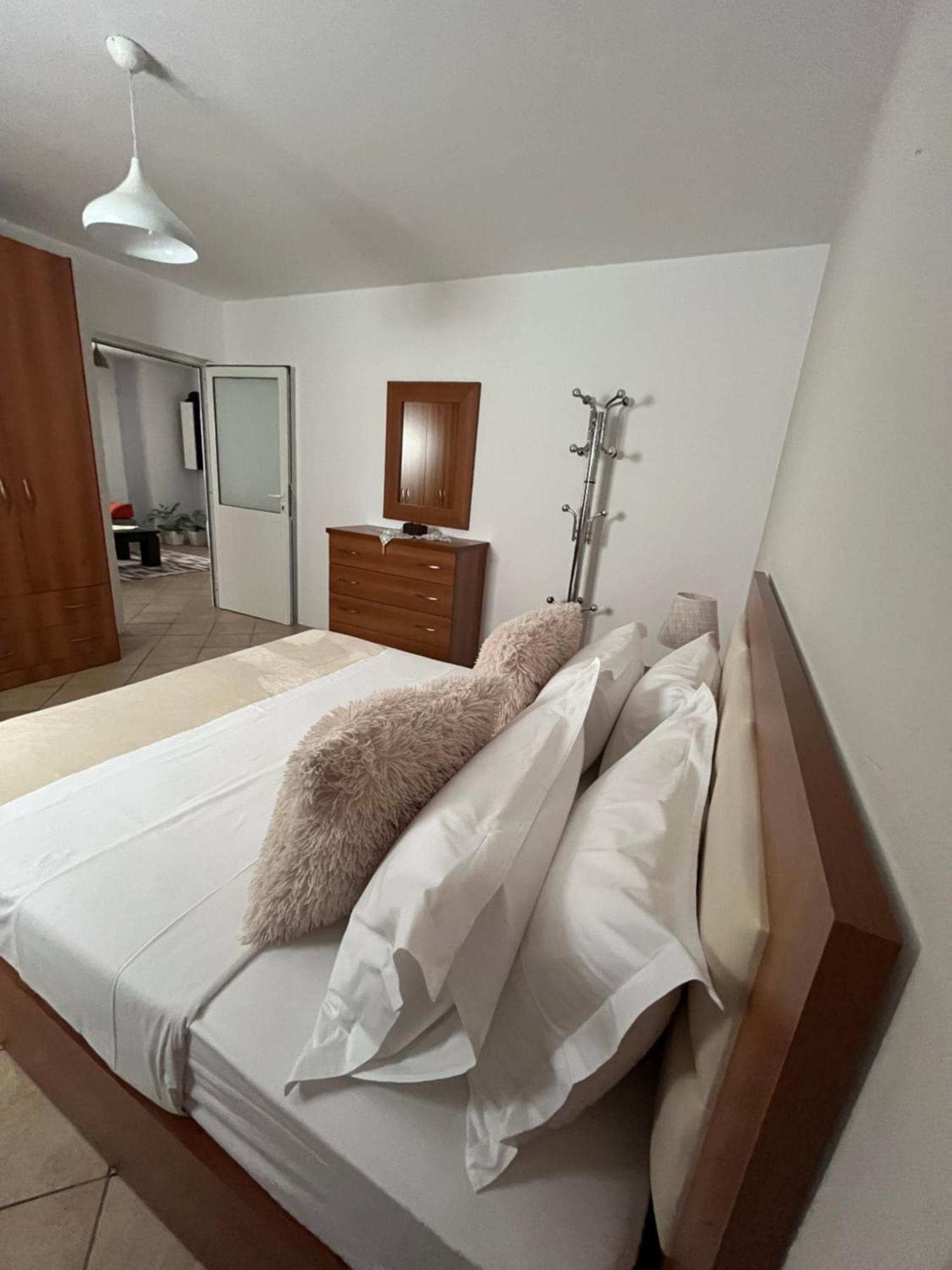 Iljazi'S Apartaments Вльора Екстер'єр фото