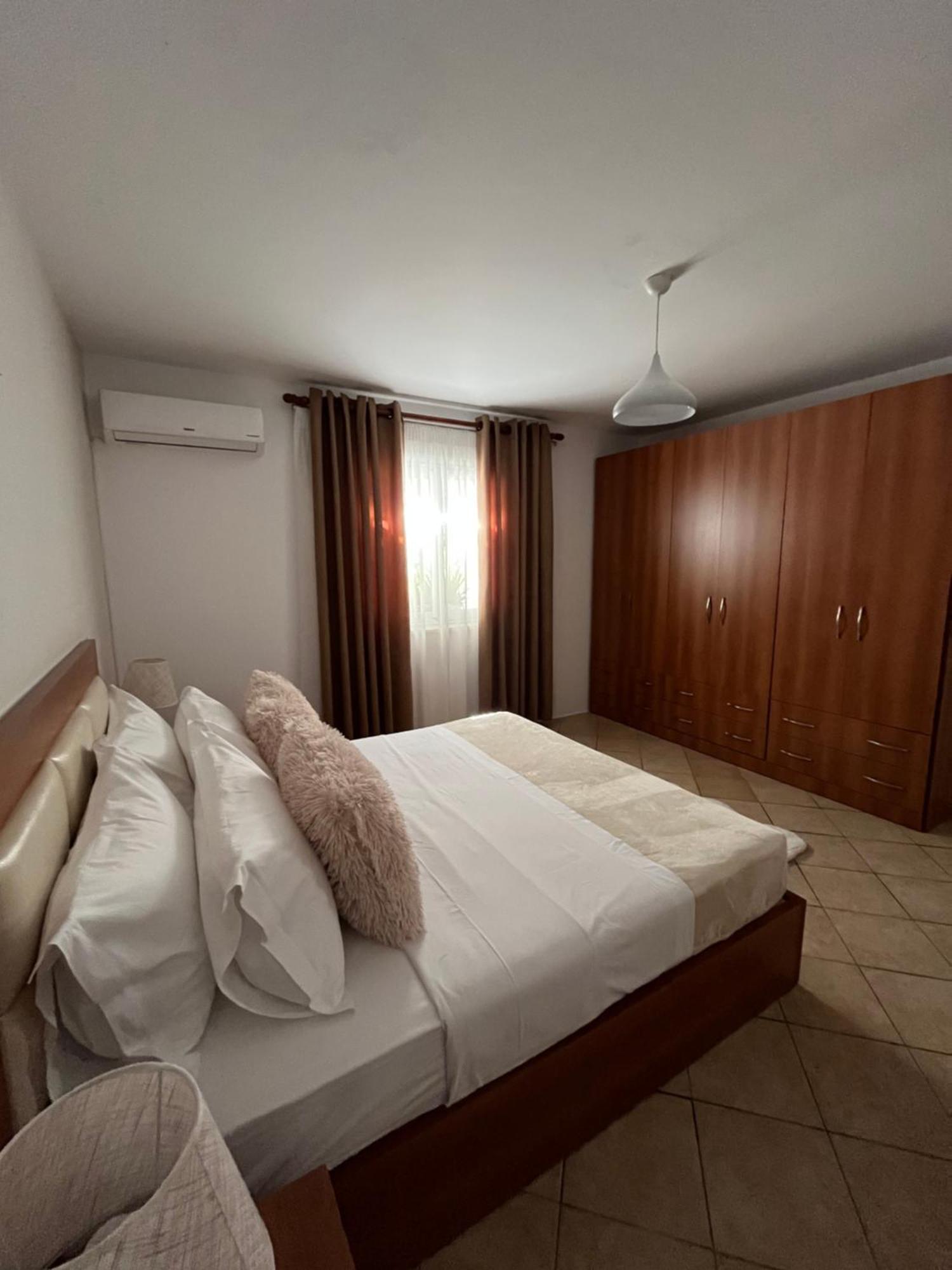 Iljazi'S Apartaments Вльора Екстер'єр фото